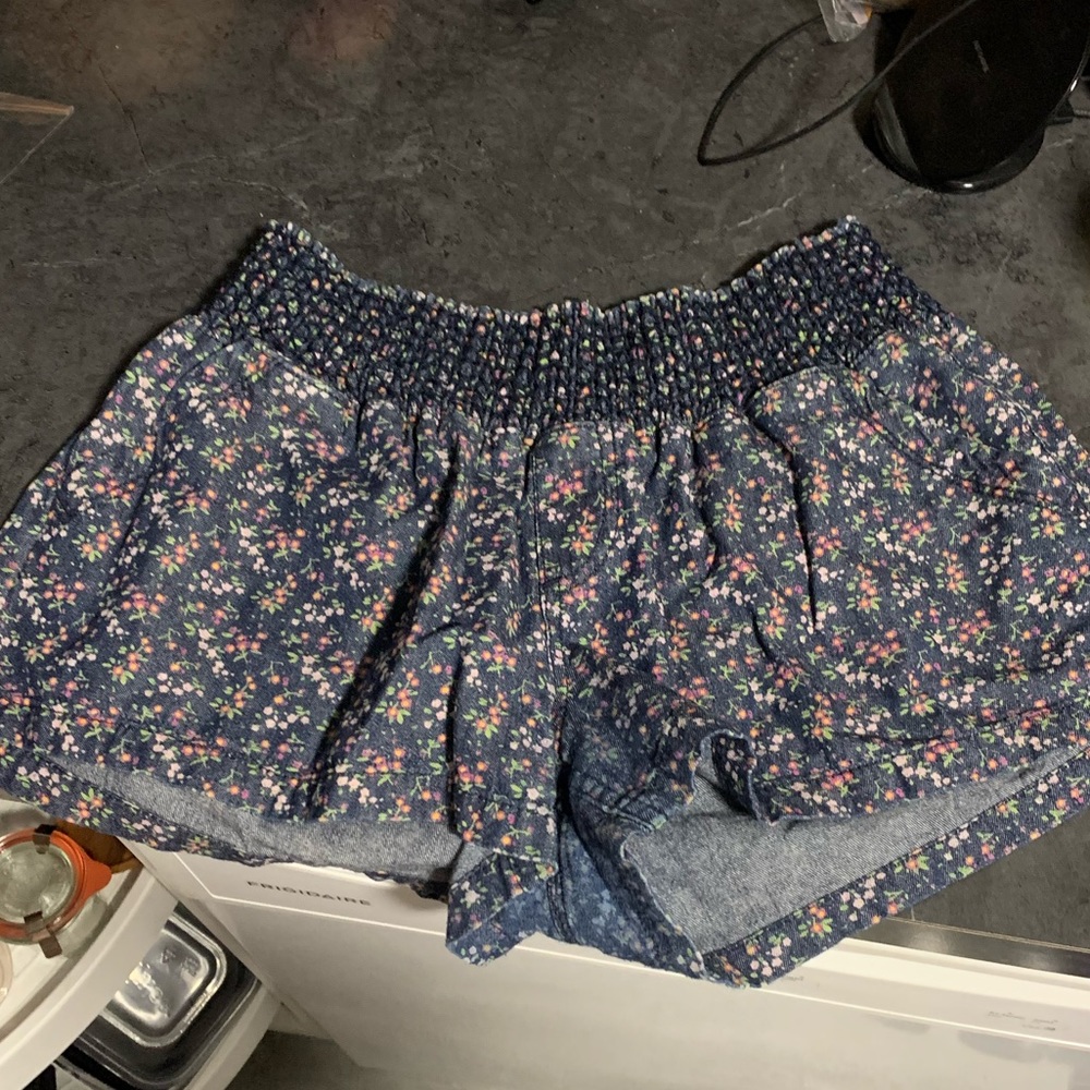 Rewatch shorts size XL floral pattern